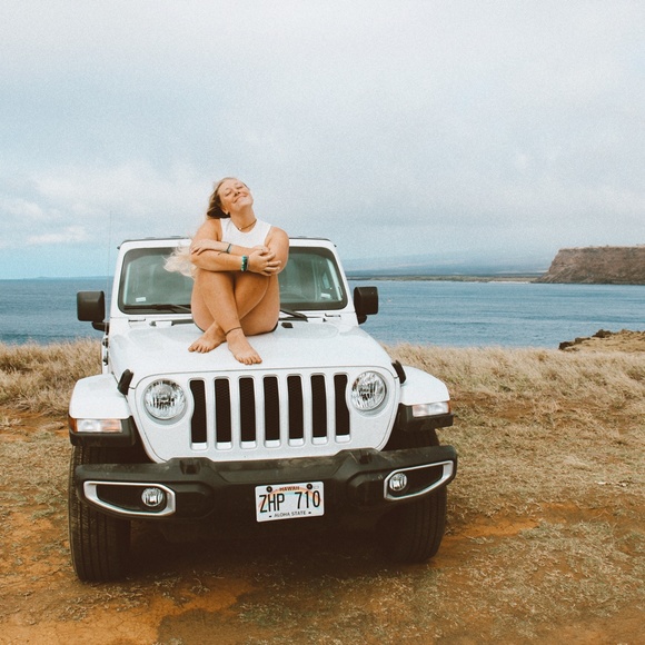 Meet your Posher, Bobbi - Picture 2 of 3